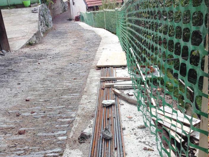 opera di sonsolidamento stradale Muro di sostegno e guard rail